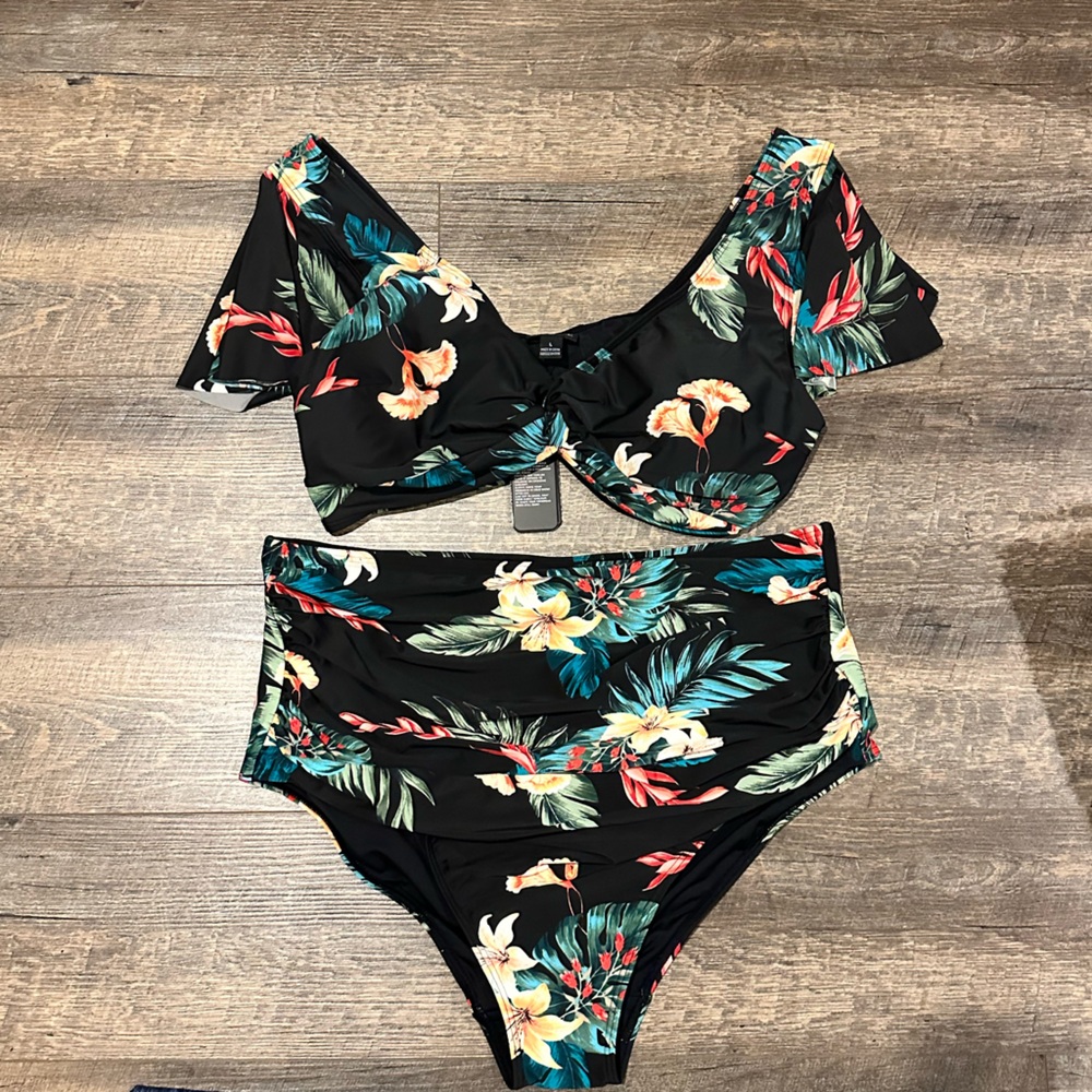 City Chic 2 piece swim set PLEASE NOTE: Top is size 20 & bottoms are size 22 NWT - Picture 4 of 4